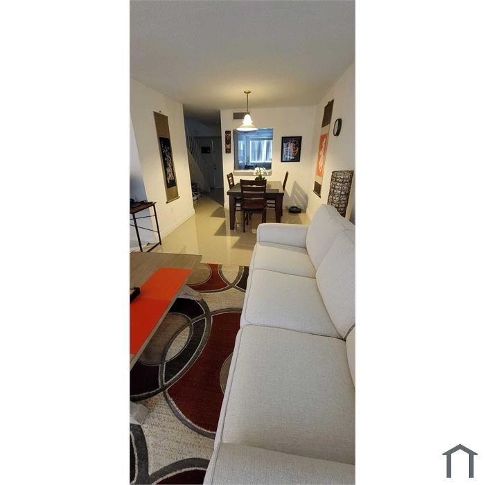 9367 Fontainebleau Blvd