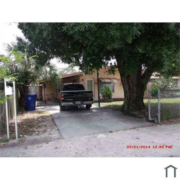 1528 NE 3rd Ave