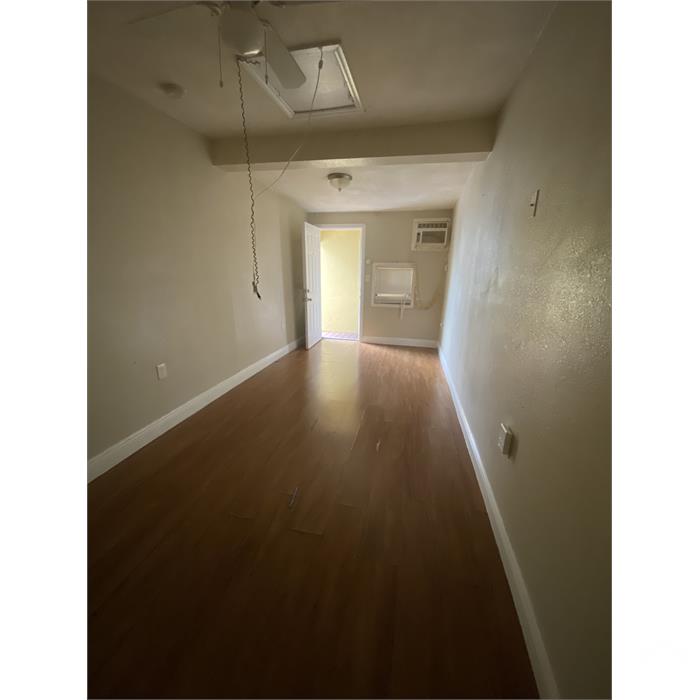 908 NE 17th Ter