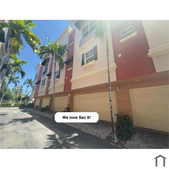 1033 NE 17th Way