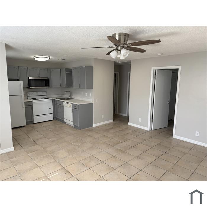 1321 Holly Heights Dr
