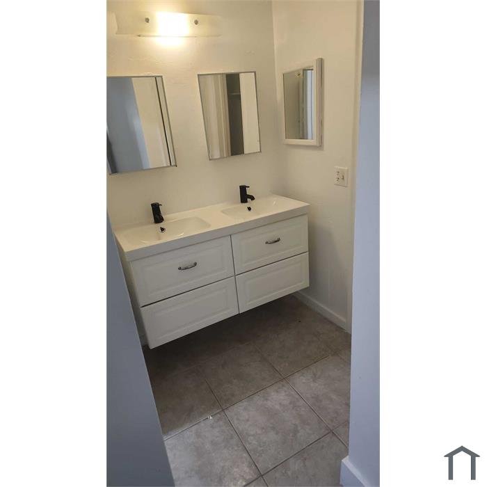 3941 NW 30th Ter