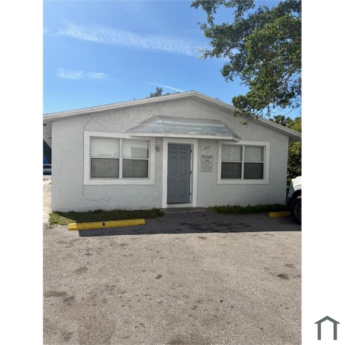605 NW 14th Ter
