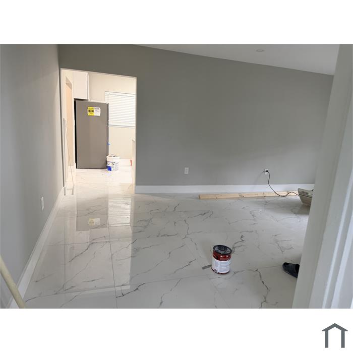 205 NW 28th Ave