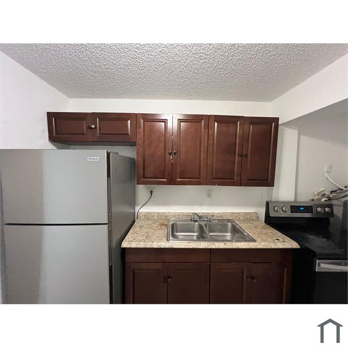 715 NW 15th Ter