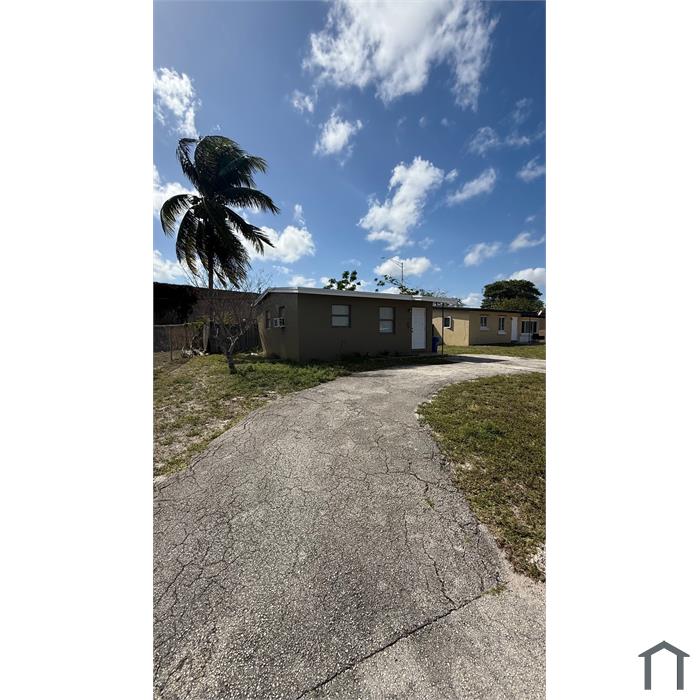 1708 Lauderdale Manor Dr
