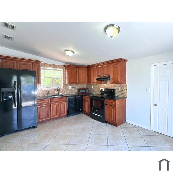 3250 NW 2nd St