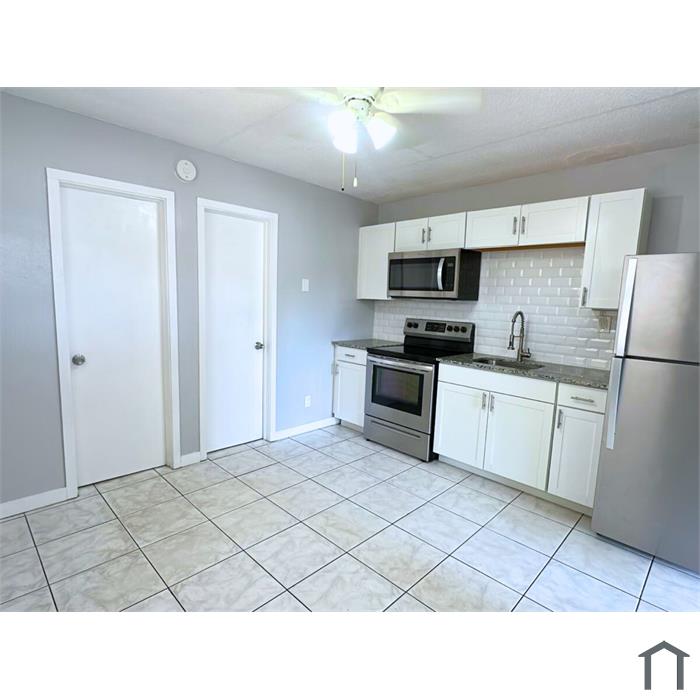 121 NW 32nd Ave