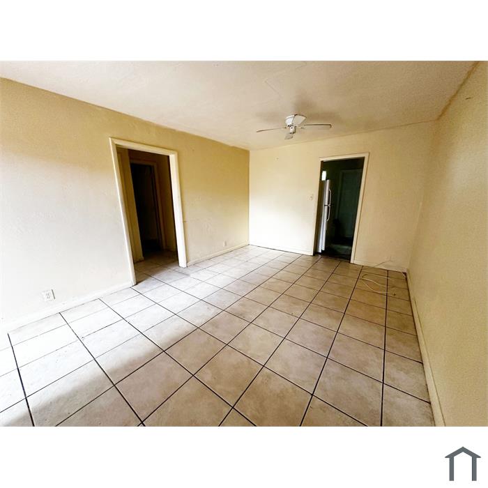 837 NW 10th Ter