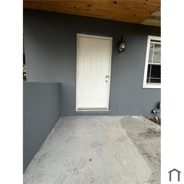1413 NW 11th St
