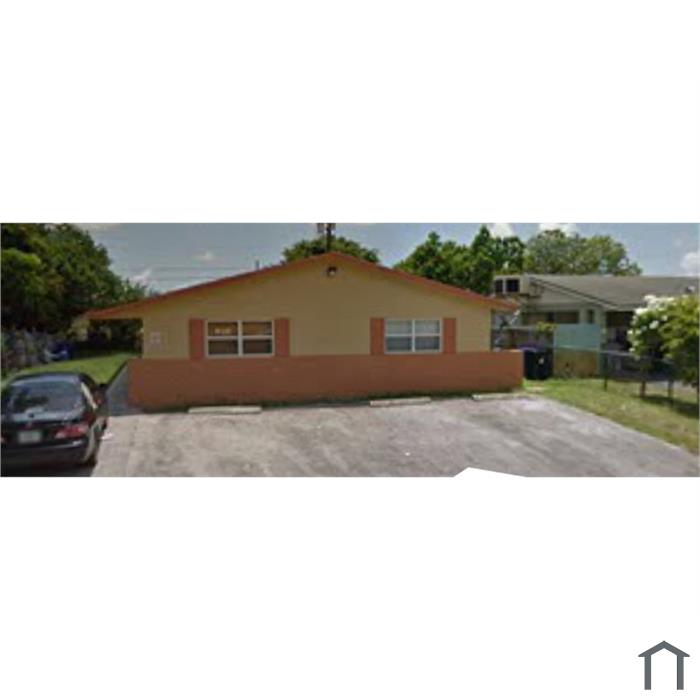 220 SW 27th Ter