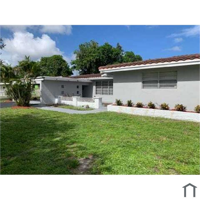700 SW 38th Ter