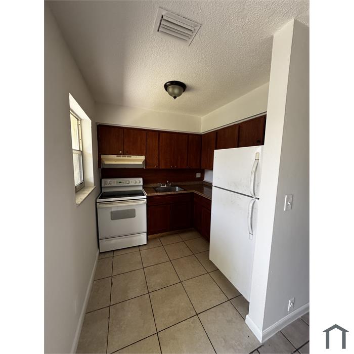 704 SW 16th Ave