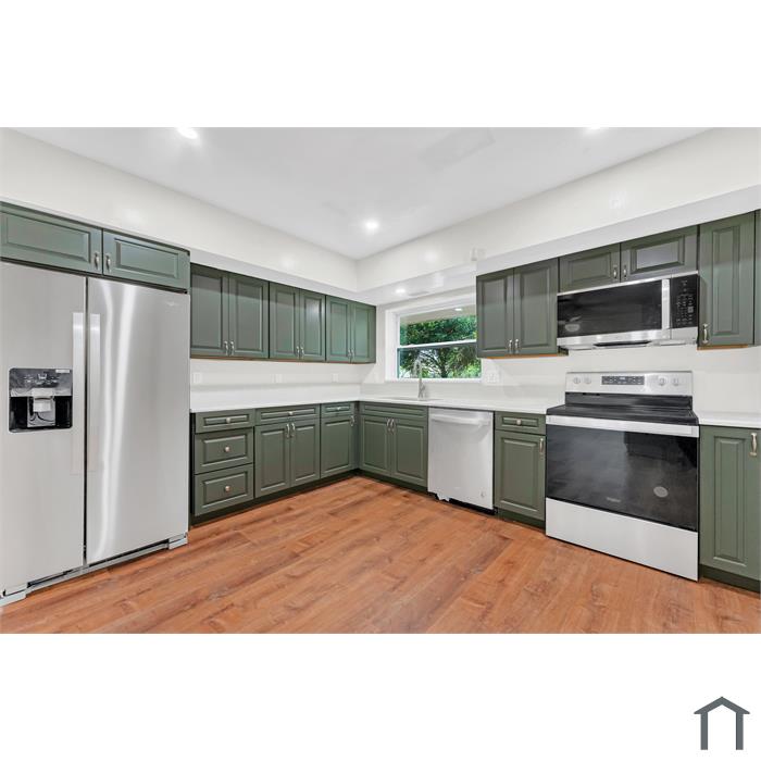 550 SW 38th Ter