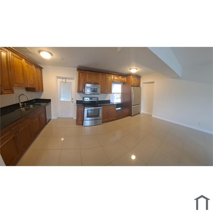 335 SW 18th Ave