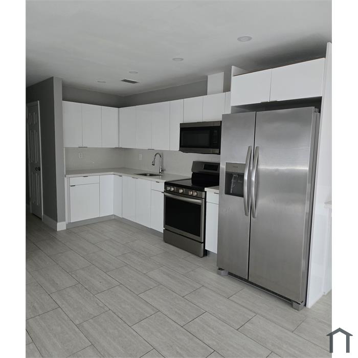 1808 NW 52nd Ave