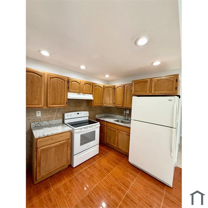 2438 NW 55th Ter