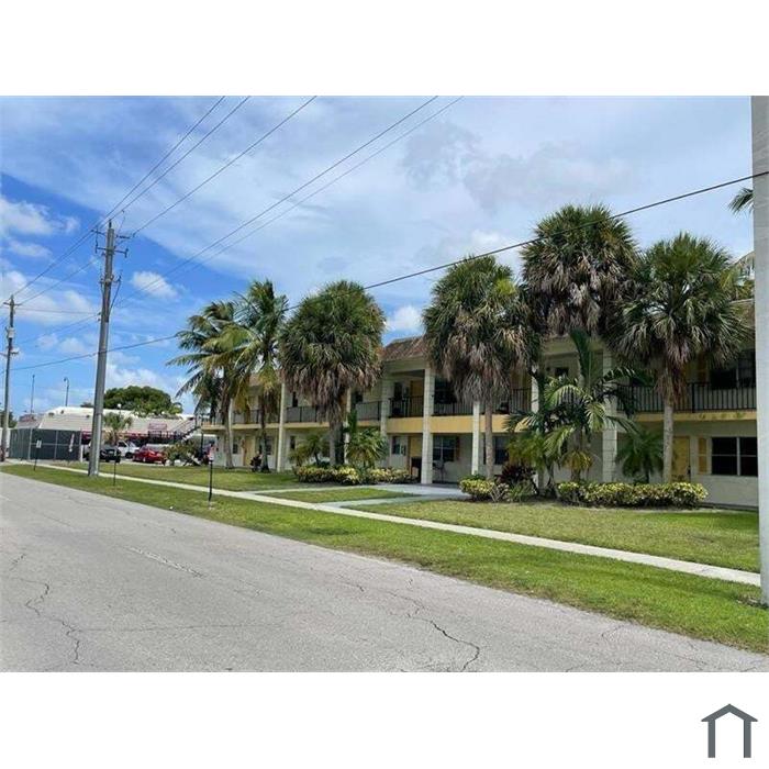 4160 NW 21st St
