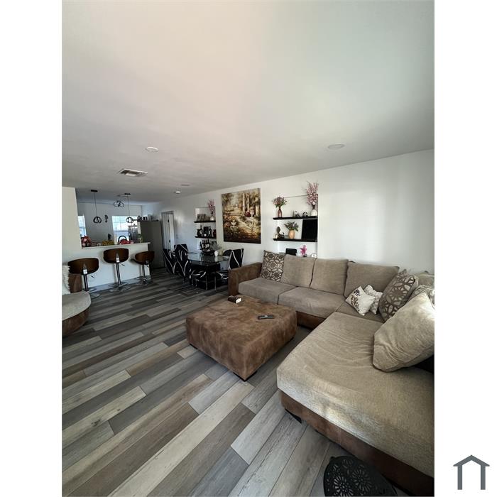 1627 SW 4th Ave