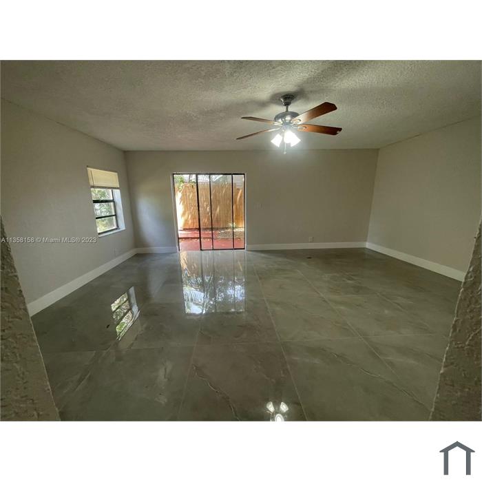 1651 SW 40th Ter