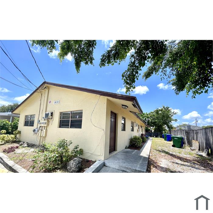 1631 SW 44th Ave