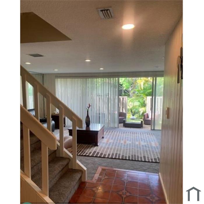 870 NW 81st Ter