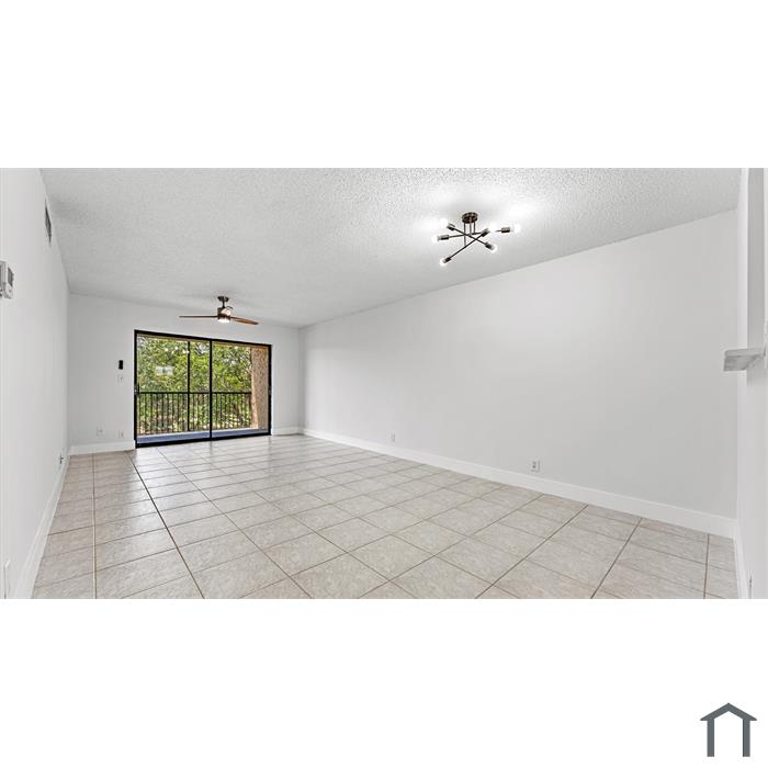 200 Jacaranda Country Club Dr
