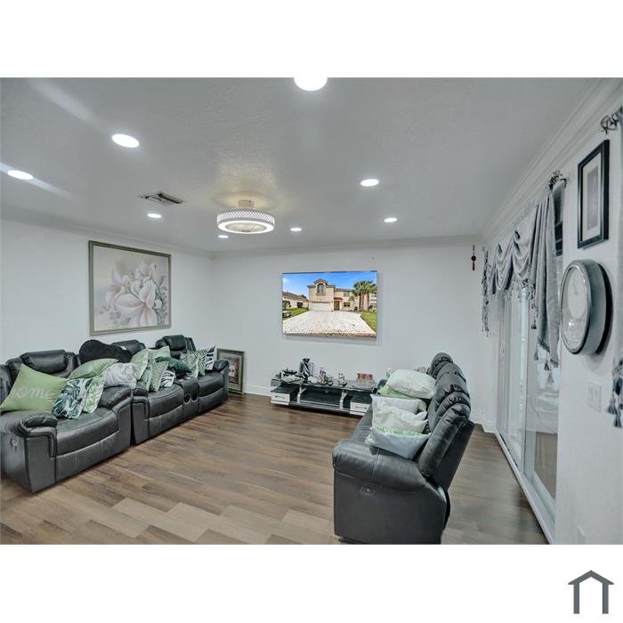 613 NW 135th Ter