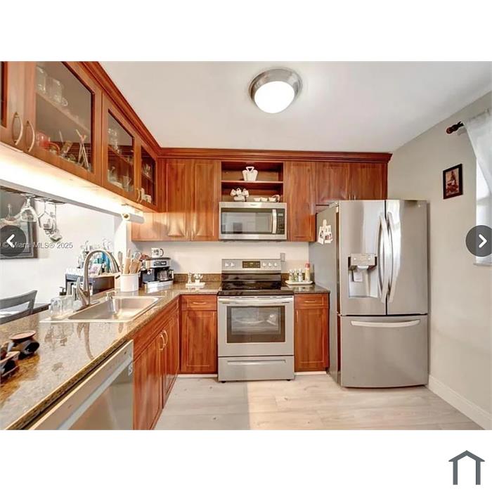 15710 E Waterside Cir