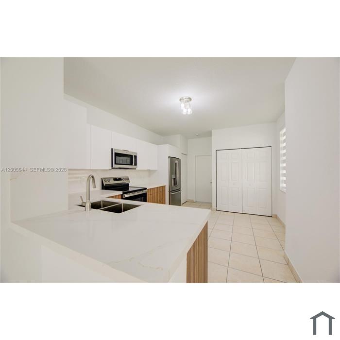 2143 Hacienda Ter