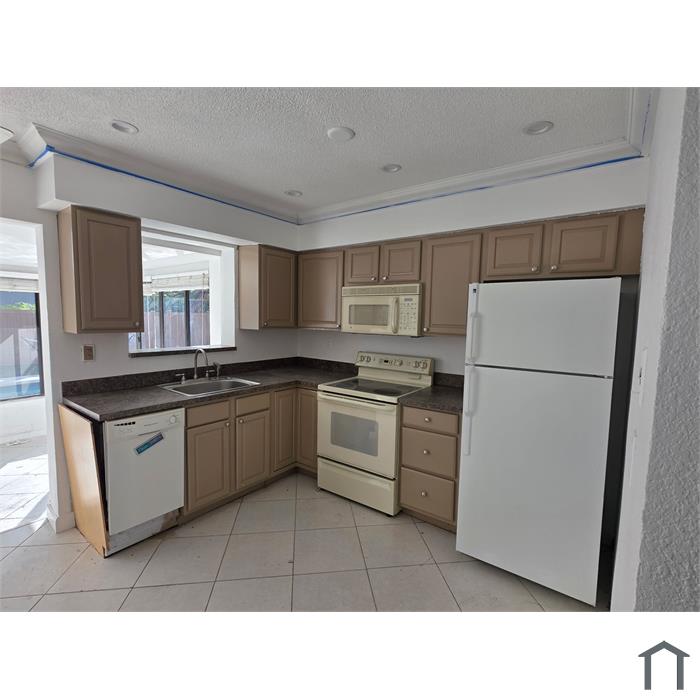 4360 NE 13th Ave