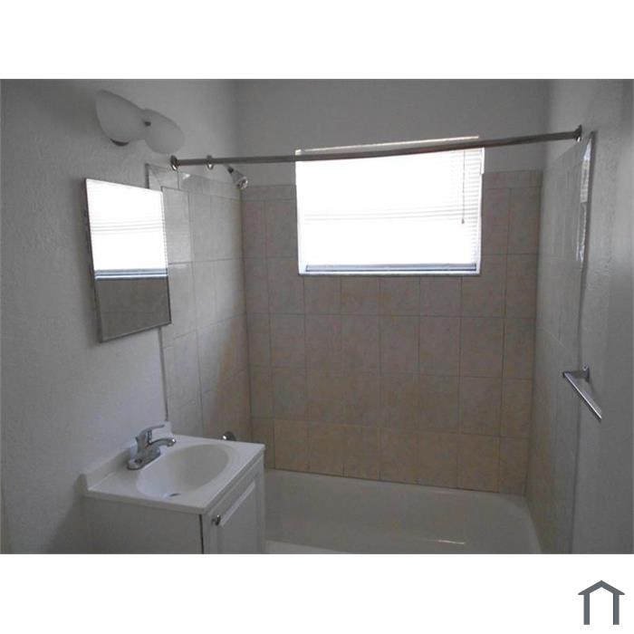 1448 W 33rd St