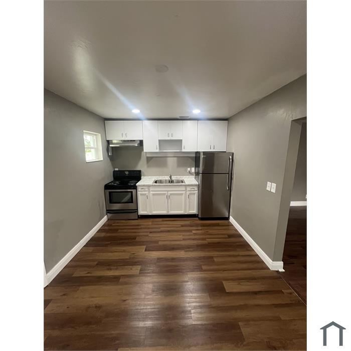 360 W 24th St