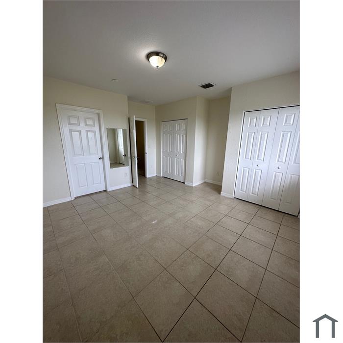 1936 Alamanda Way