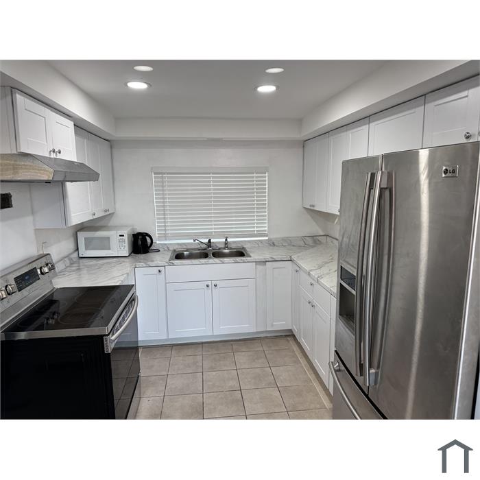 310 W Blue Heron Blvd