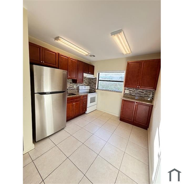 340 W 37th St