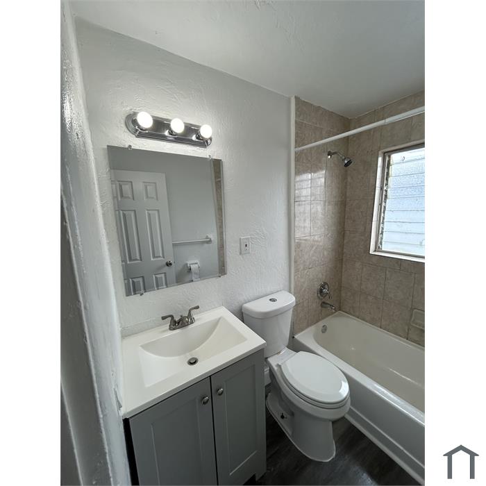 2 Bedroom Apartment 1913 Division Ave in West Palm Beach, FL