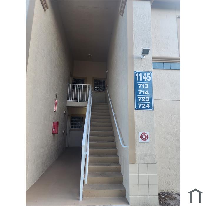 1145 Golden Lakes Blvd