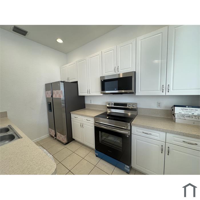 2518 NW 4th St