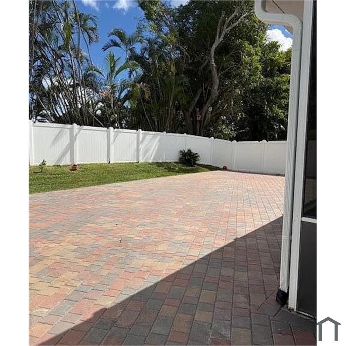 7228 Chesapeake Cir