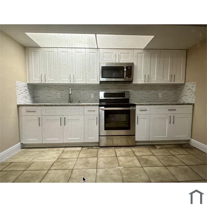 184 SE 10th Ct