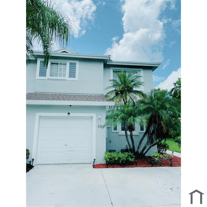 1335 SW 48th Ter