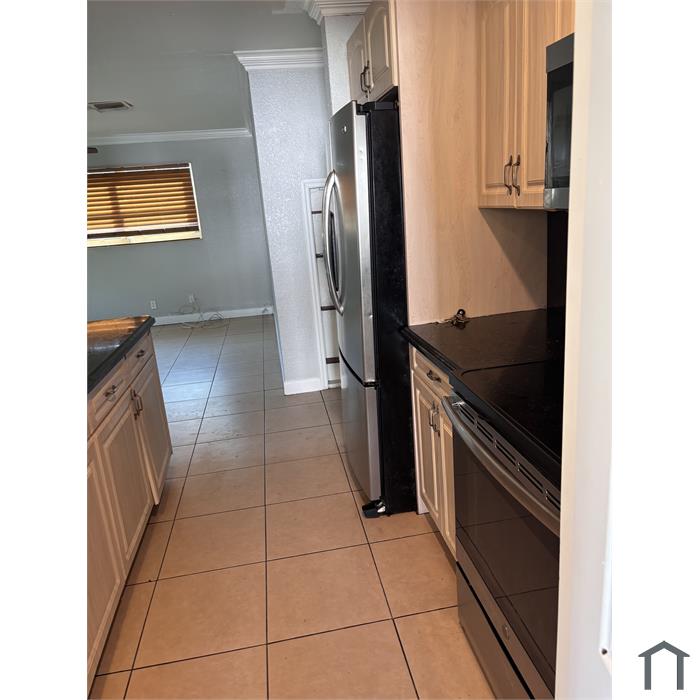 320 SW 11th Ave