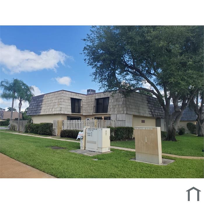 2464 Waterside Dr