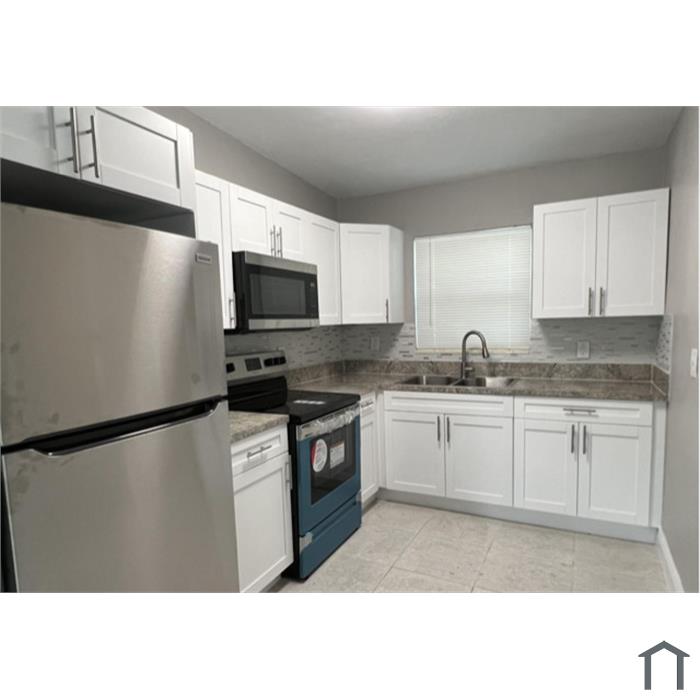 3990 Plum Tree Dr