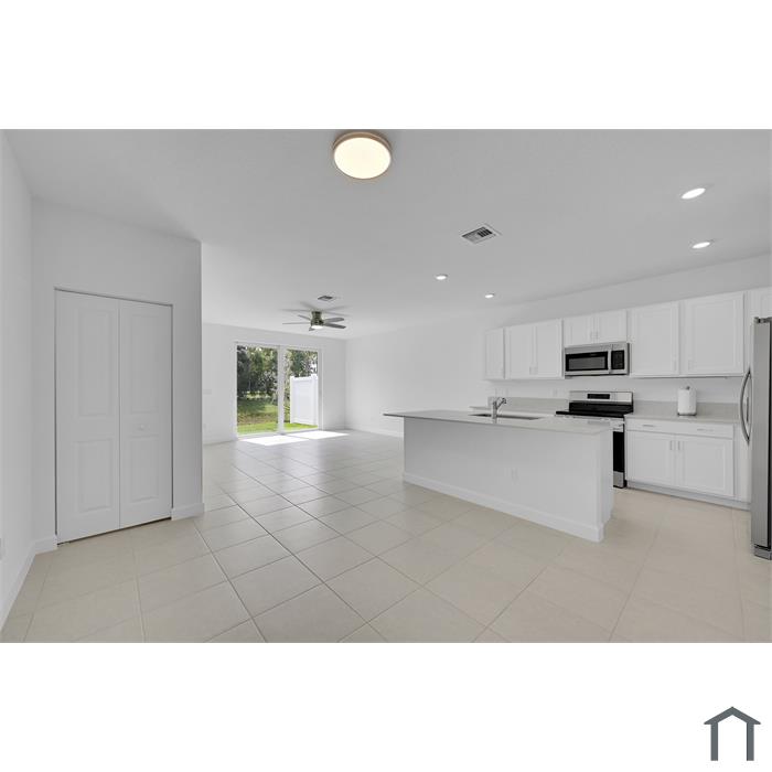 4548 Hollister Ave