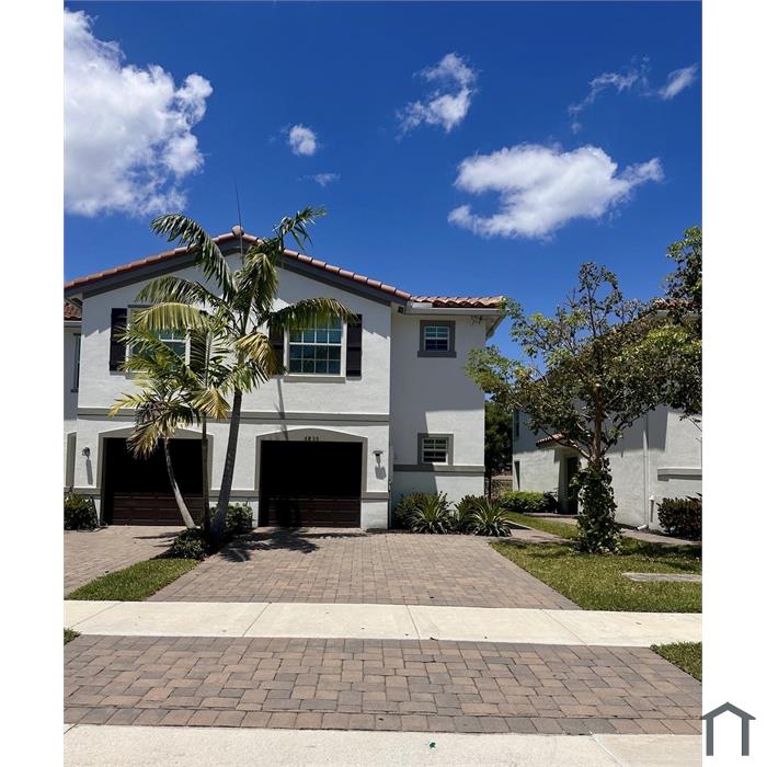 6835 Broadwater Ln