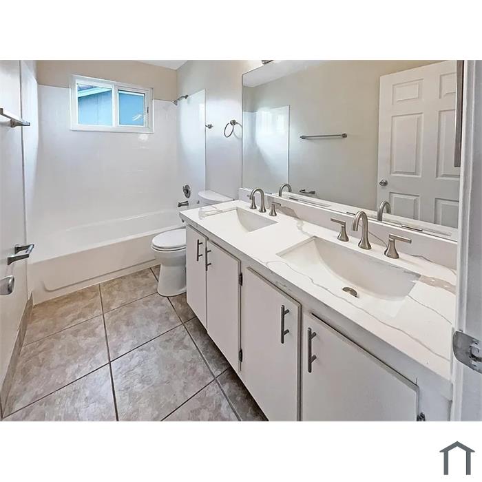 8666 Tourmaline Blvd