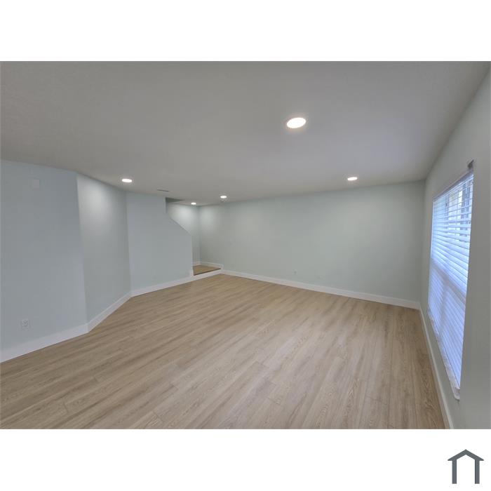 10918 Keys Gate Dr