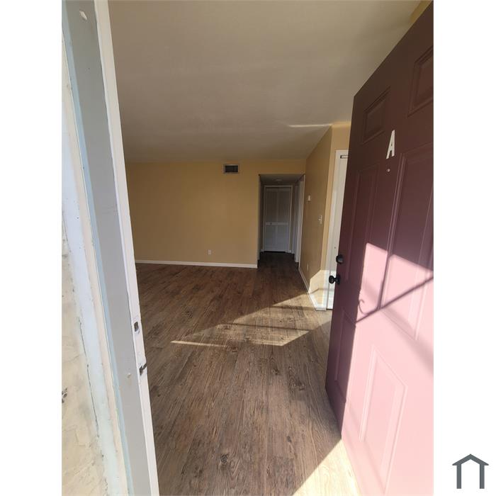 3822 E River Hills Dr